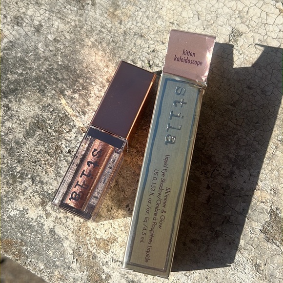🌙❄️Kitten Kaleidoscope Stila Shimmer & Glow Eyeshadow - Picture 2 of 11